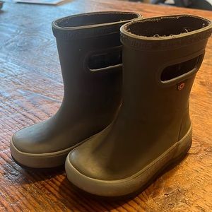 Toddler bogs size 6